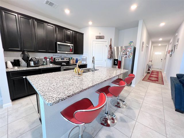 502 Mossy Rock DR, Hutto, TX 78634