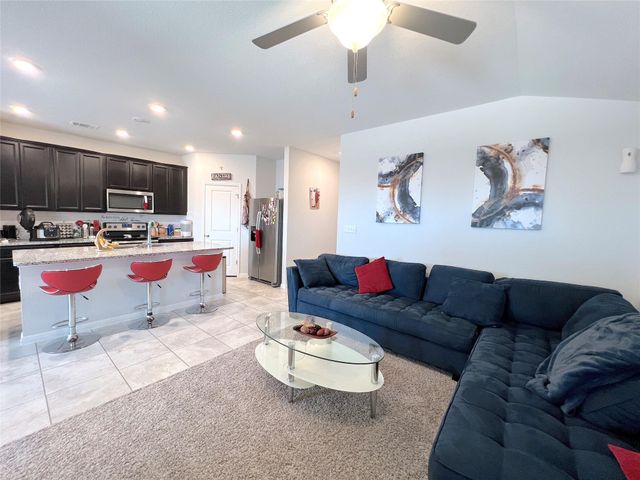 502 Mossy Rock DR, Hutto, TX 78634