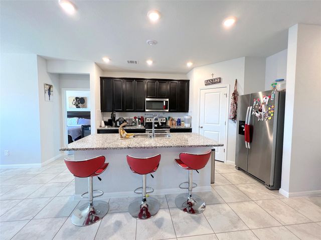 502 Mossy Rock DR, Hutto, TX 78634