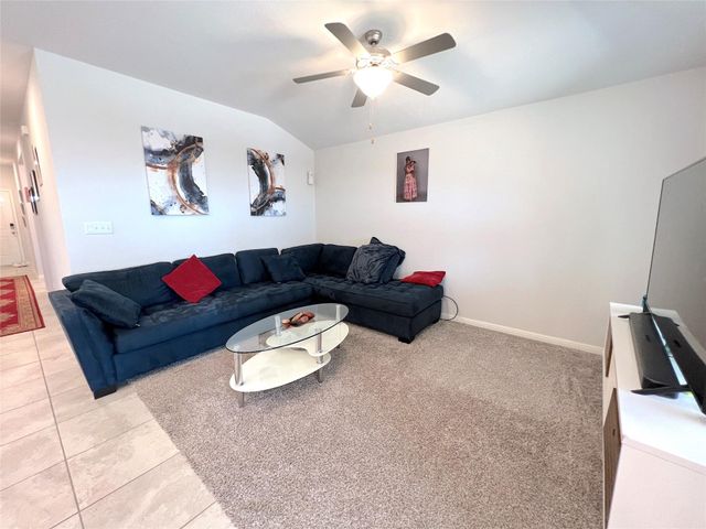 502 Mossy Rock DR, Hutto, TX 78634