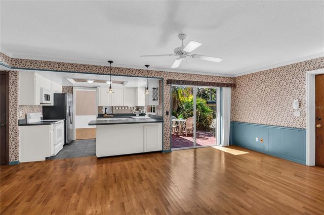 1620 S SUMMERLIN AVENUE, Orlando, FL 32806