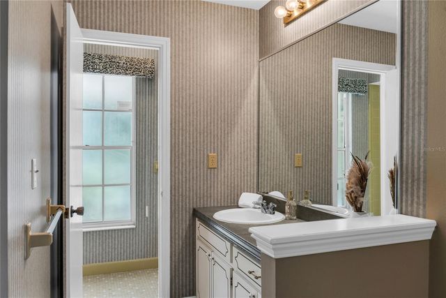 1620 S SUMMERLIN AVENUE, Orlando, FL 32806