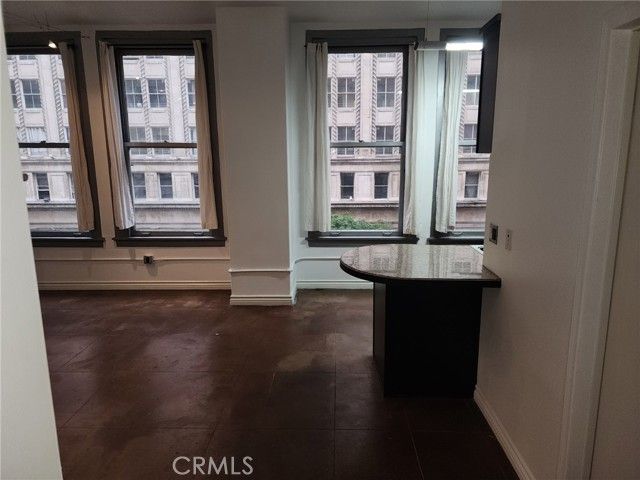 215 W 7th Street 411, Los Angeles, CA 90014