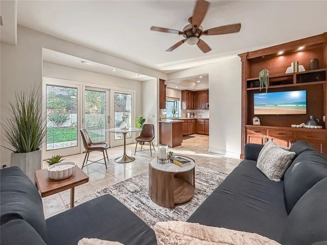 549 Myrtle Court, Oak Park, CA 91377