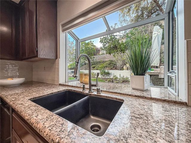 549 Myrtle Court, Oak Park, CA 91377
