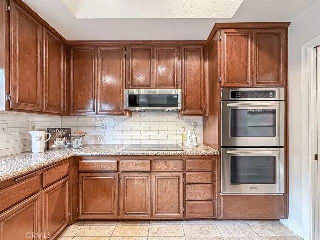 549 Myrtle Court, Oak Park, CA 91377