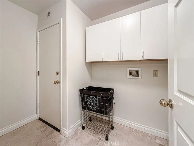 549 Myrtle Court, Oak Park, CA 91377
