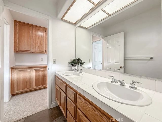 549 Myrtle Court, Oak Park, CA 91377