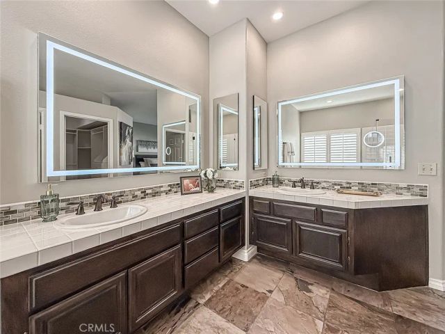 549 Myrtle Court, Oak Park, CA 91377