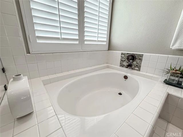 549 Myrtle Court, Oak Park, CA 91377