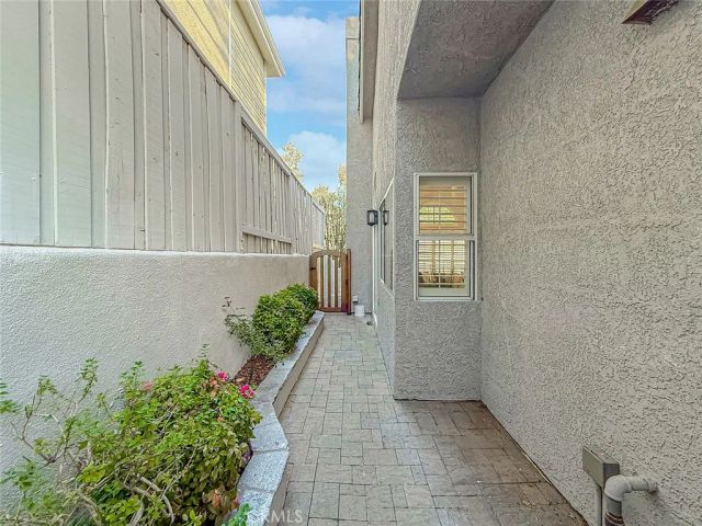 549 Myrtle Court, Oak Park, CA 91377