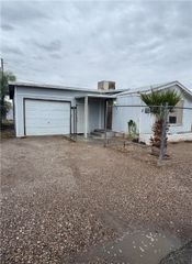 561 Harbor Drive, Bullhead City, AZ 86442