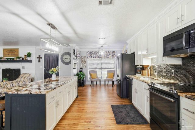 3214 Fridinger Dr, Pensacola, FL 32526