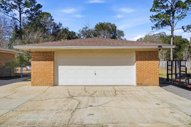 3214 Fridinger Dr, Pensacola, FL 32526