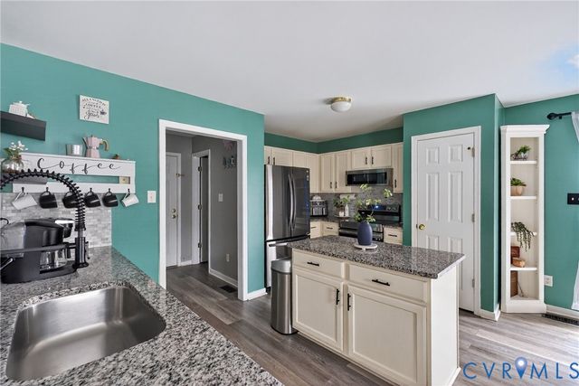 9732 Willow Glen Ln, Henrico, VA 23228