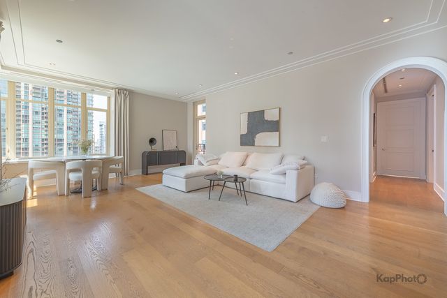 118 E Erie Street 18D, Chicago, IL 60611