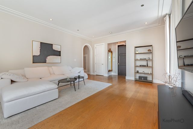 118 E Erie Street 18D, Chicago, IL 60611