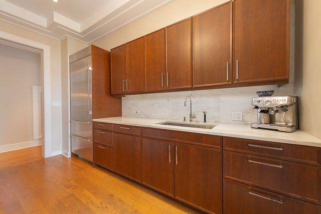 118 E Erie Street 18D, Chicago, IL 60611