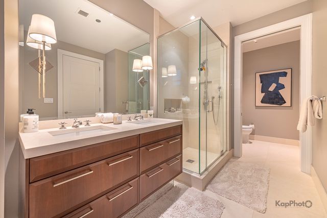 118 E Erie Street 18D, Chicago, IL 60611