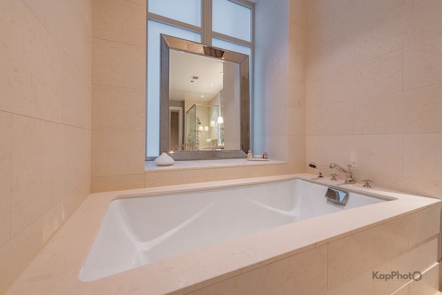 118 E Erie Street 18D, Chicago, IL 60611