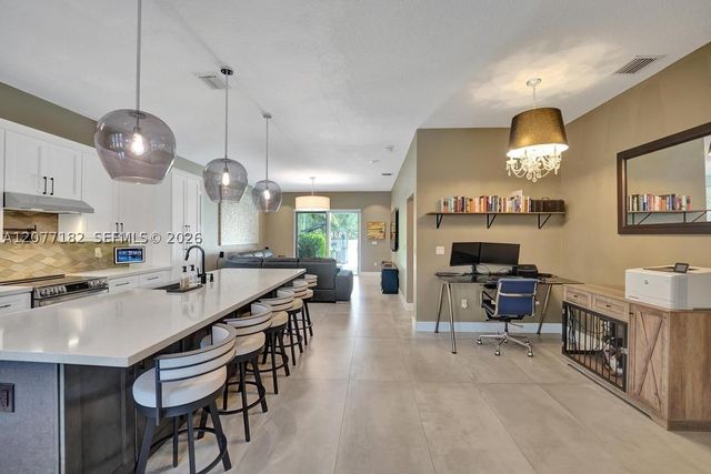 13993 N Cypress Cove Cir, Davie, FL 33325
