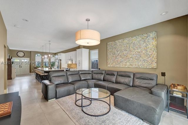13993 N Cypress Cove Cir, Davie, FL 33325