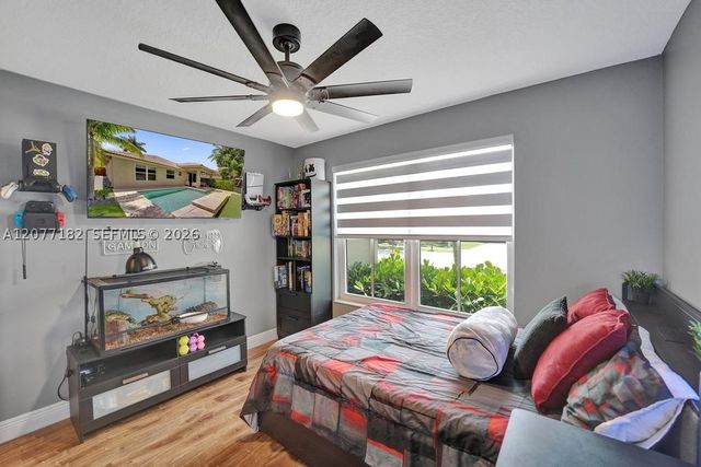 13993 N Cypress Cove Cir, Davie, FL 33325