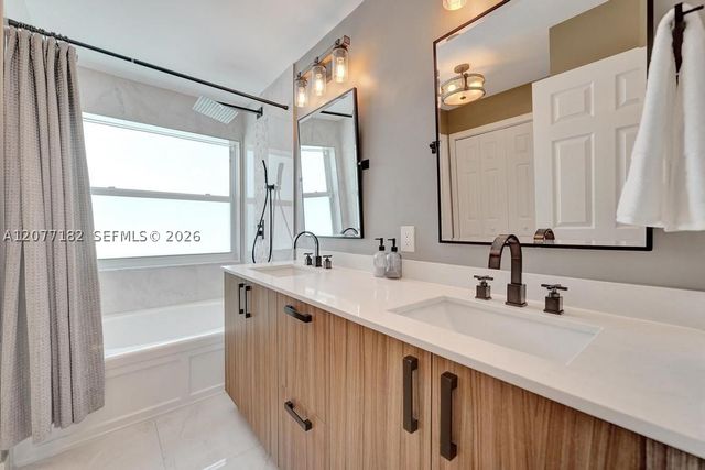 13993 N Cypress Cove Cir, Davie, FL 33325