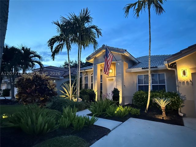 13993 N Cypress Cove Cir, Davie, FL 33325
