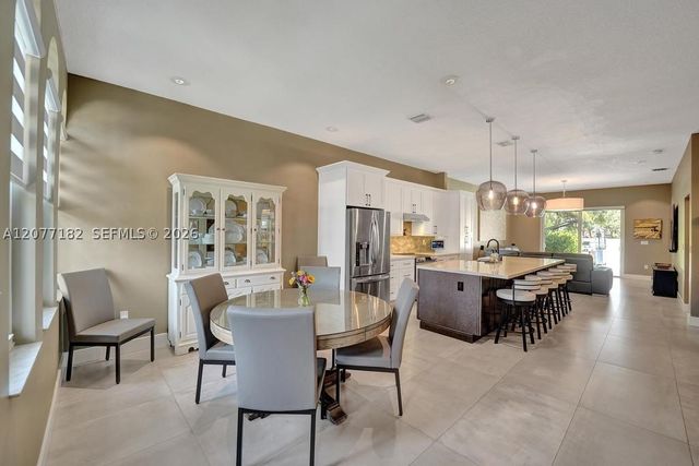 13993 N Cypress Cove Cir, Davie, FL 33325