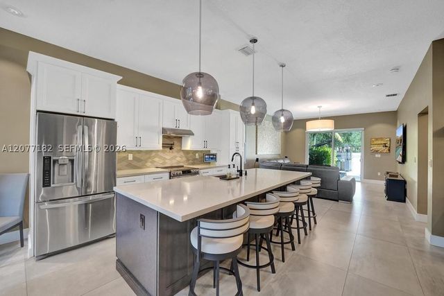 13993 N Cypress Cove Cir, Davie, FL 33325
