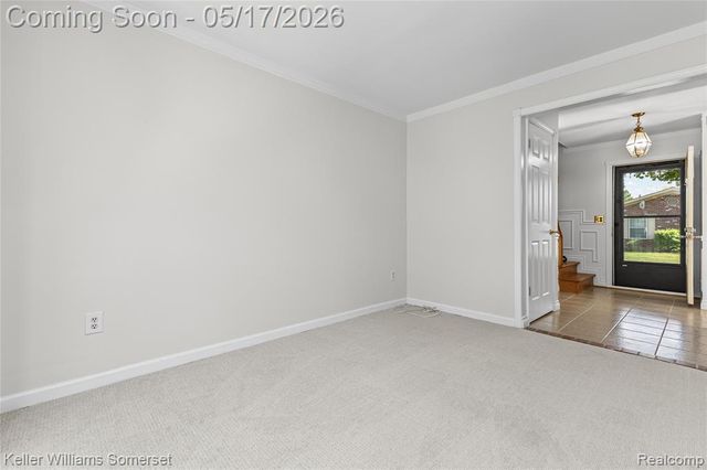 2907 Roundtree Drive, Troy, MI 48083