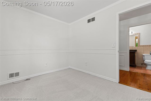 2907 Roundtree Drive, Troy, MI 48083