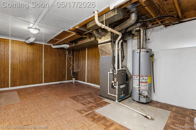 2907 Roundtree Drive, Troy, MI 48083