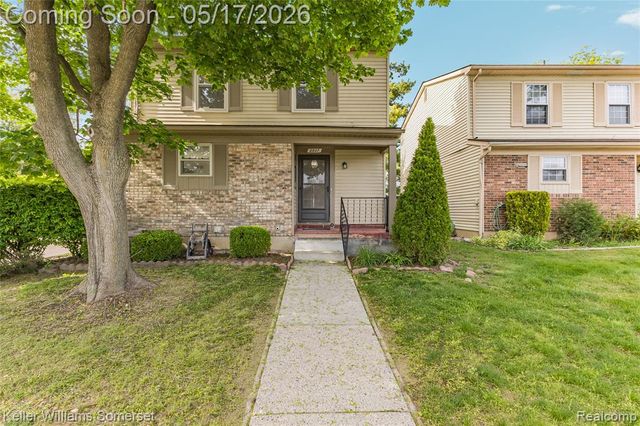 2907 Roundtree Drive, Troy, MI 48083