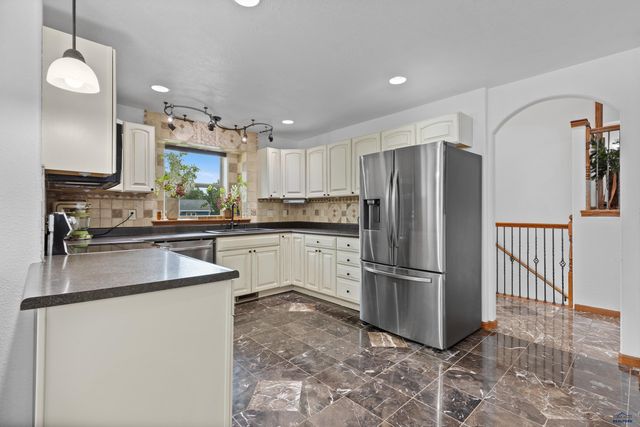 6401 MOUNTAIN MEADOW RD, Black Hawk, SD 57718