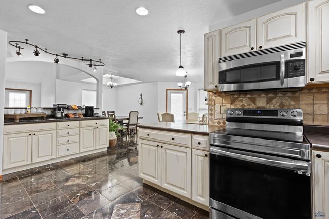 6401 MOUNTAIN MEADOW RD, Black Hawk, SD 57718