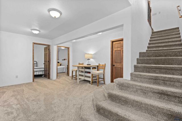 6401 MOUNTAIN MEADOW RD, Black Hawk, SD 57718