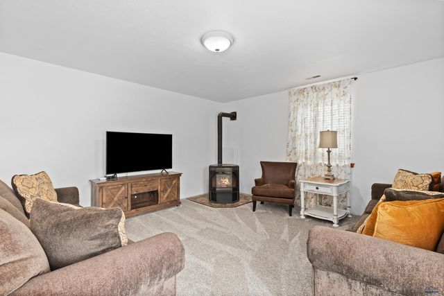 6401 MOUNTAIN MEADOW RD, Black Hawk, SD 57718