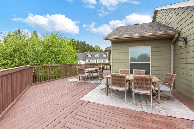 6401 MOUNTAIN MEADOW RD, Black Hawk, SD 57718