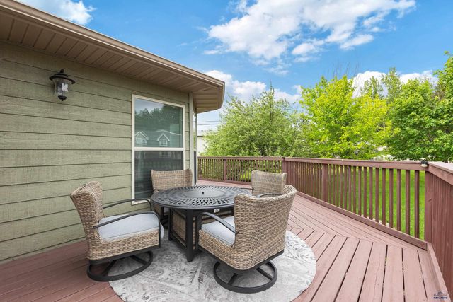 6401 MOUNTAIN MEADOW RD, Black Hawk, SD 57718