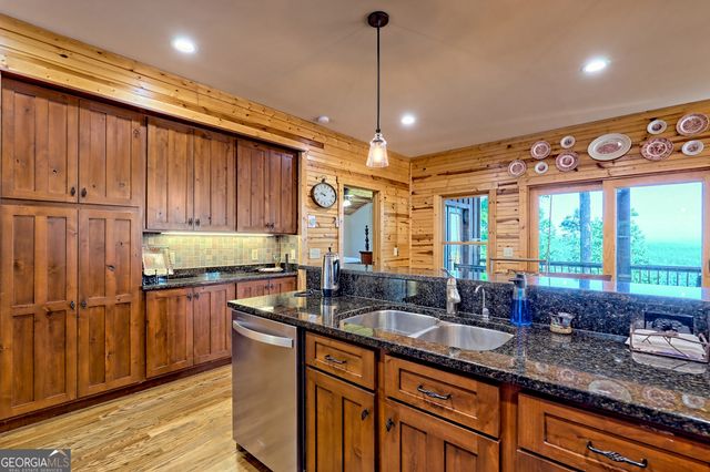 295 Tallulah View, Tallulah Falls, GA 30573