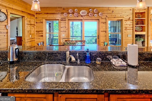 295 Tallulah View, Tallulah Falls, GA 30573