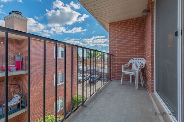 3001 N Oriole Avenue 301, Chicago, IL 60707