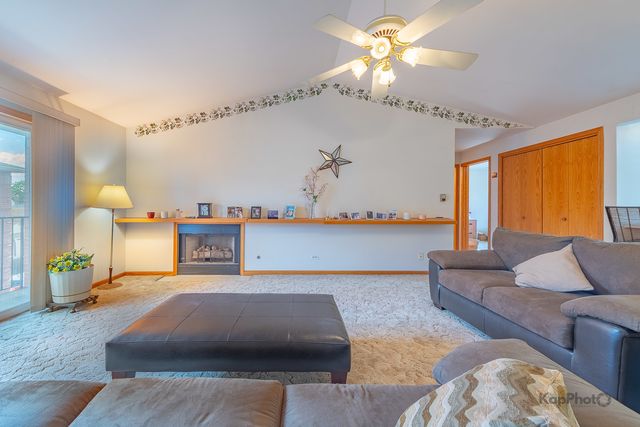 3001 N Oriole Avenue 301, Chicago, IL 60707