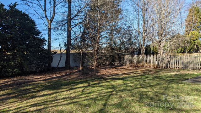 16007 Kelly Park Circle, Huntersville, NC 28078