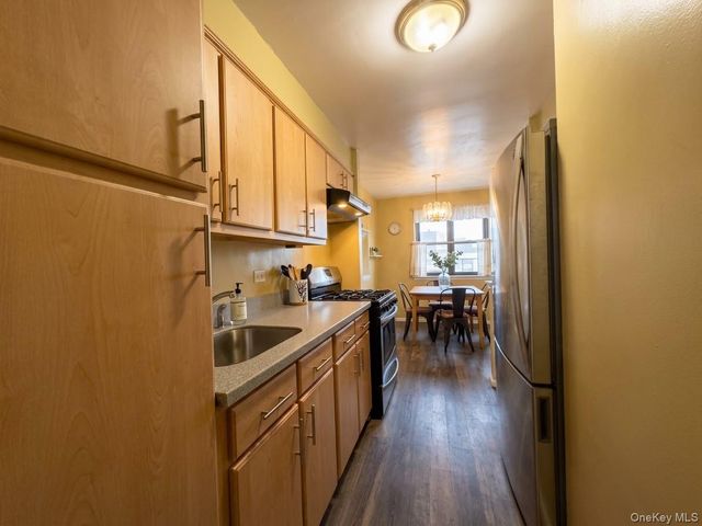 9430 60th Avenue 5D, Elmhurst, NY 11373