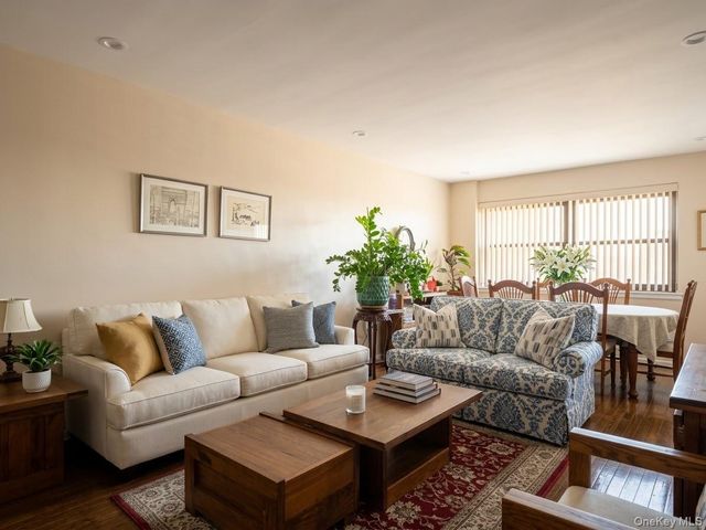 9430 60th Avenue 5D, Elmhurst, NY 11373
