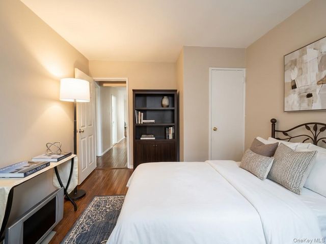9430 60th Avenue 5D, Elmhurst, NY 11373