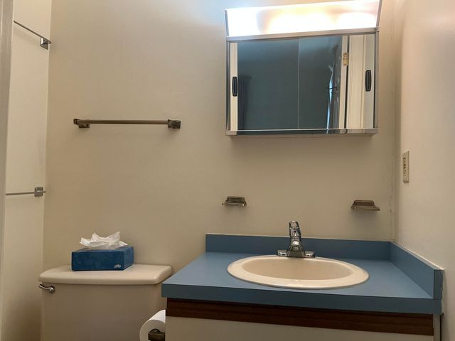 775 W Main Street APT 1, Hyannis, MA 02601